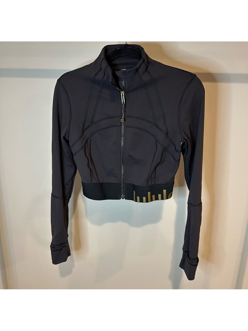 Lululemon Define Cropped Gold Special Edition Black Everlux Jacket Size 8